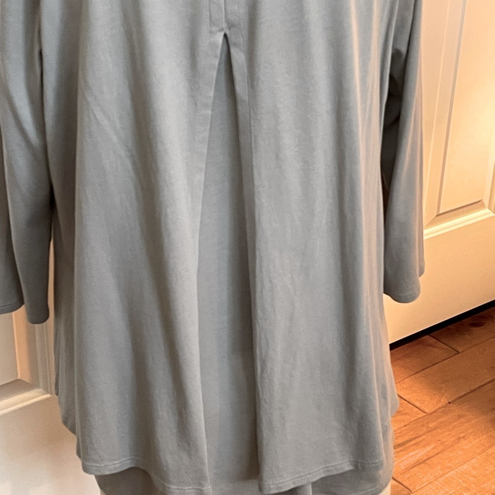 Elliptical Layered Tunic Top - Picture 3 of 4
